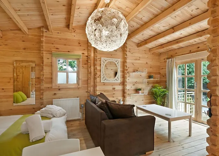The Lodge With Hot Tub