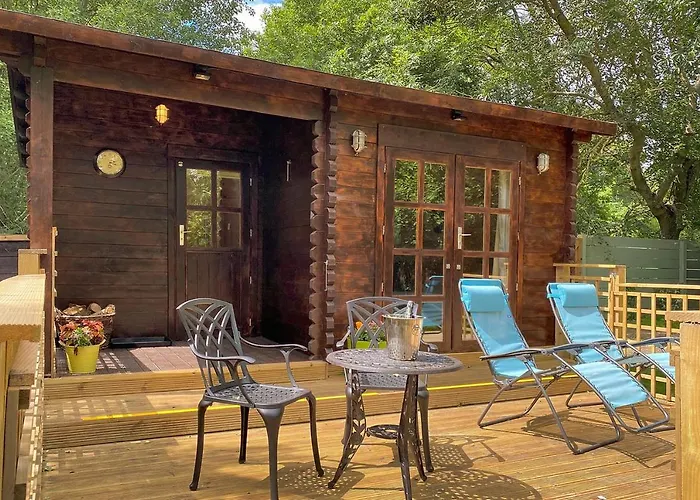 The Lodge With Hot Tub